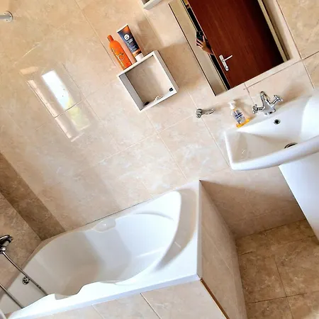 Gostinjska kuća 4 *